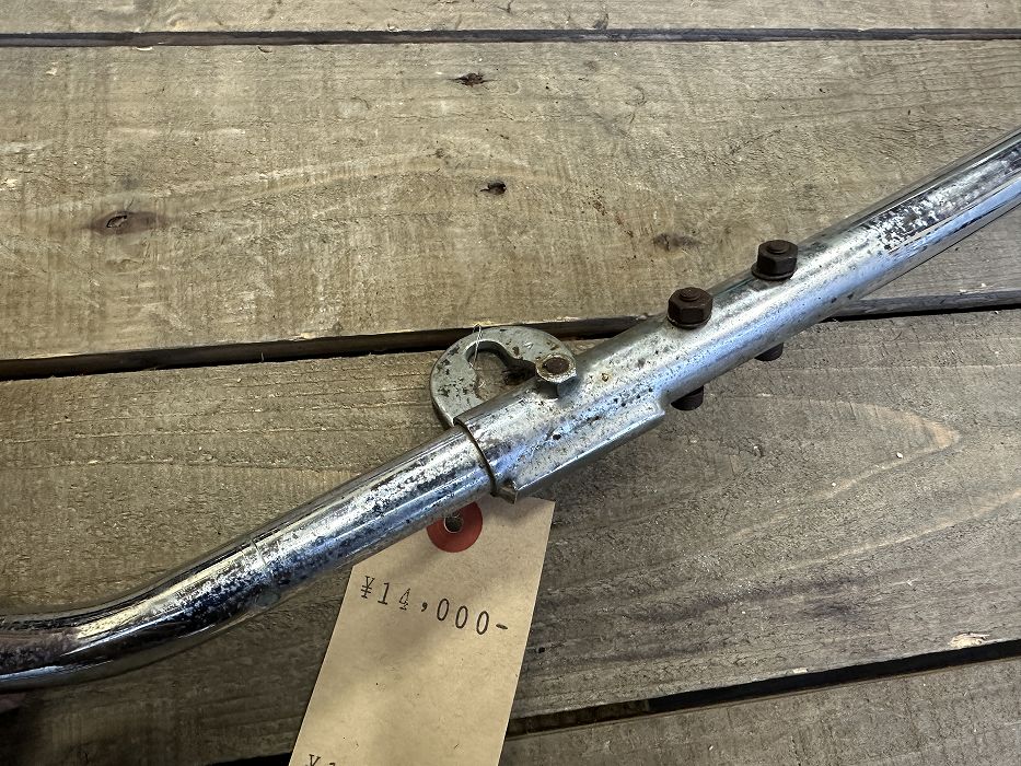 107446 ヴィンテージ　エンブレム　バー　 カーバッチ MADE IN ENGLAND 英国