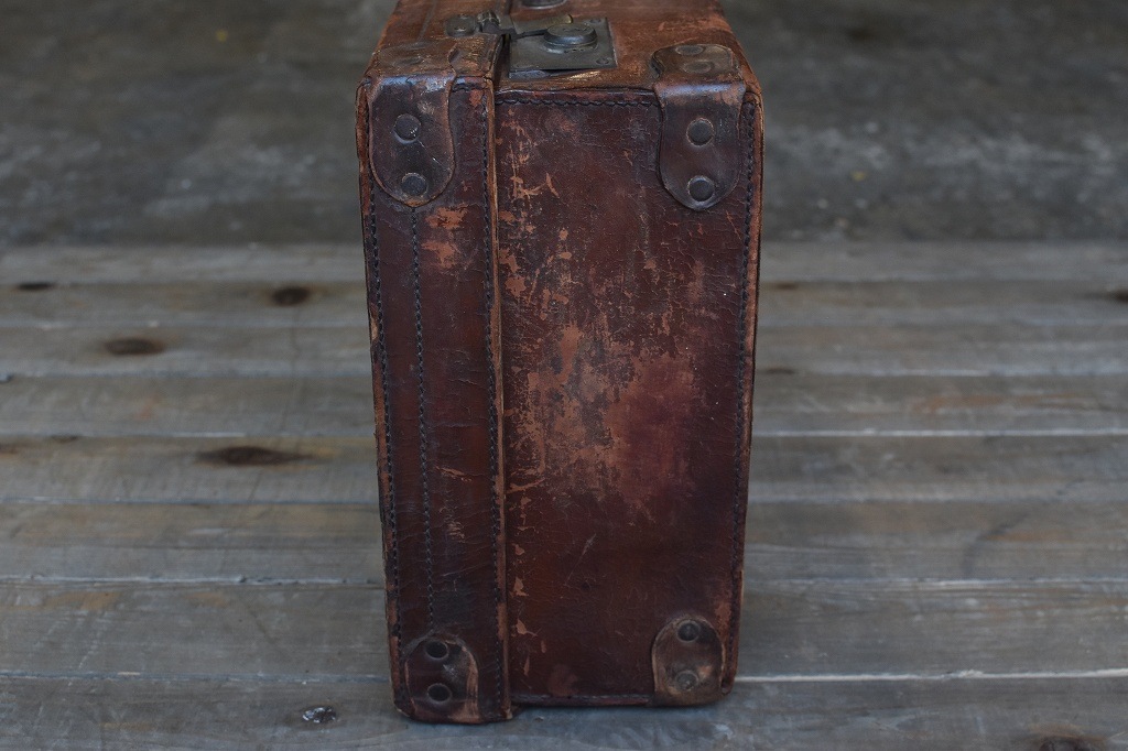 106705 ヴィンテージ　レザー　トランクケース　皮革製　 英国製