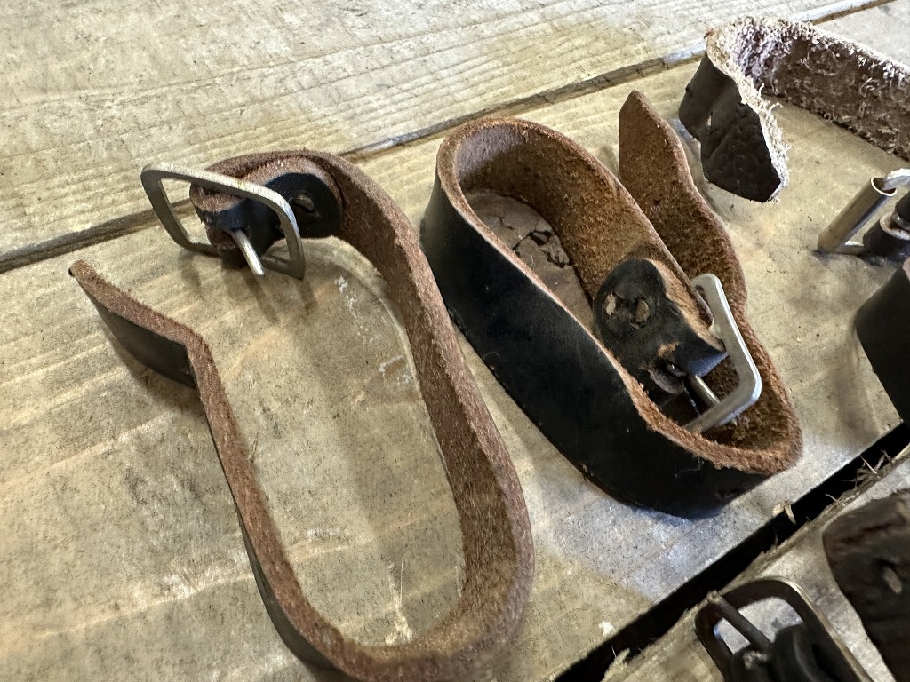 107921 ヴィンテージ　ベルト　まとめて　　自転車　ビンテージ　英国 まとめて　パーツ