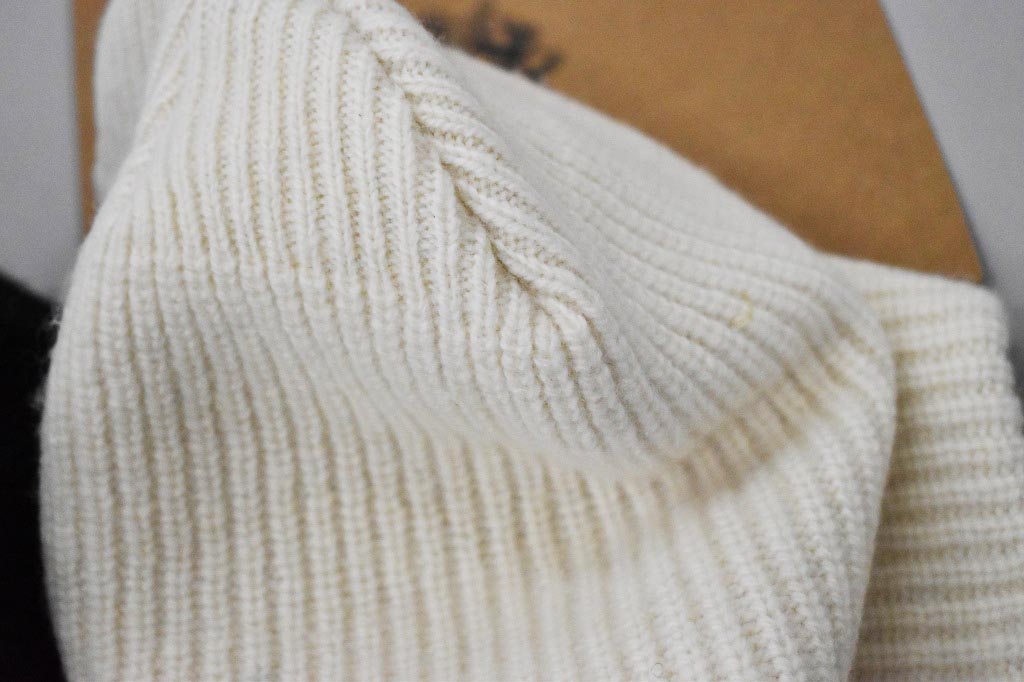 英国 「GOLDTOP」「100% Merino Wool Mechanics Hat」 メリノウールビーニー COLOR:WHITE / BLACK