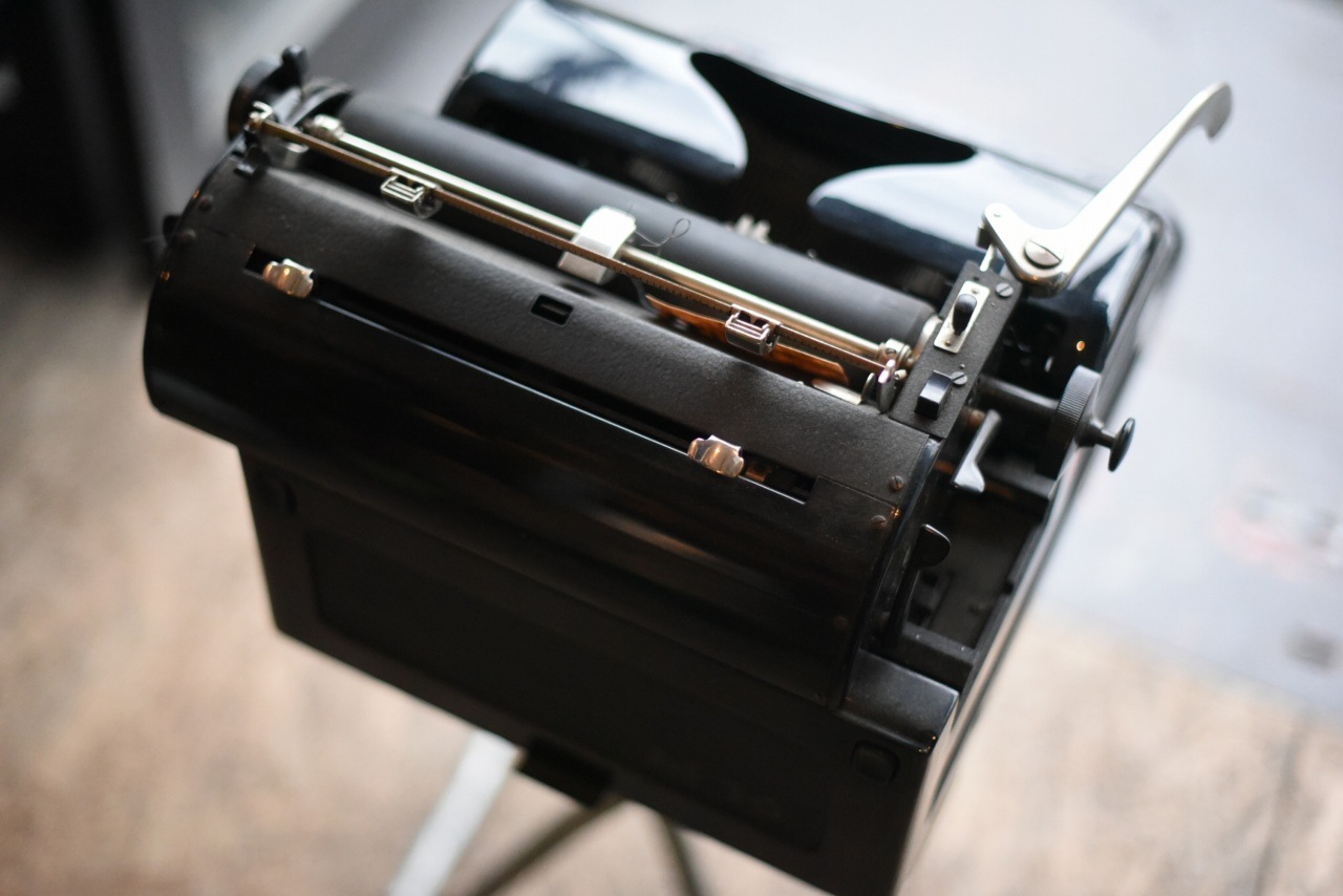 100857 ヴィンテージ　タイプライター　ドイツ製