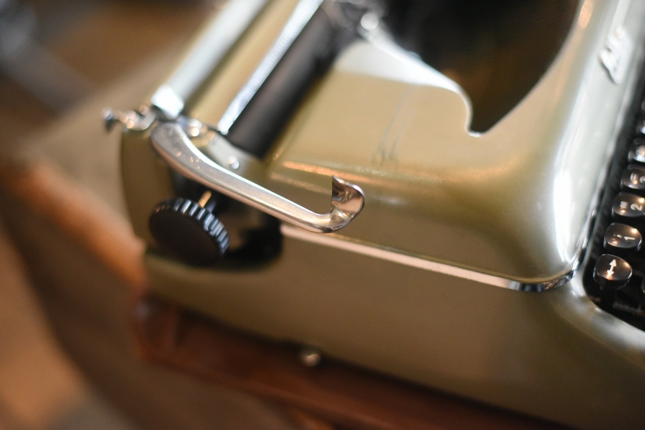 2214 ヴィンテージ タイプライター ドイツ製 「ERIKA」