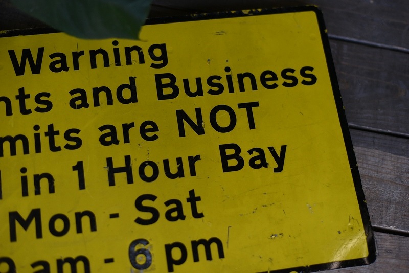 105343 ヴィンテージ　ロードサイン　サインプレート　看板　 MADE IN ENGLAND