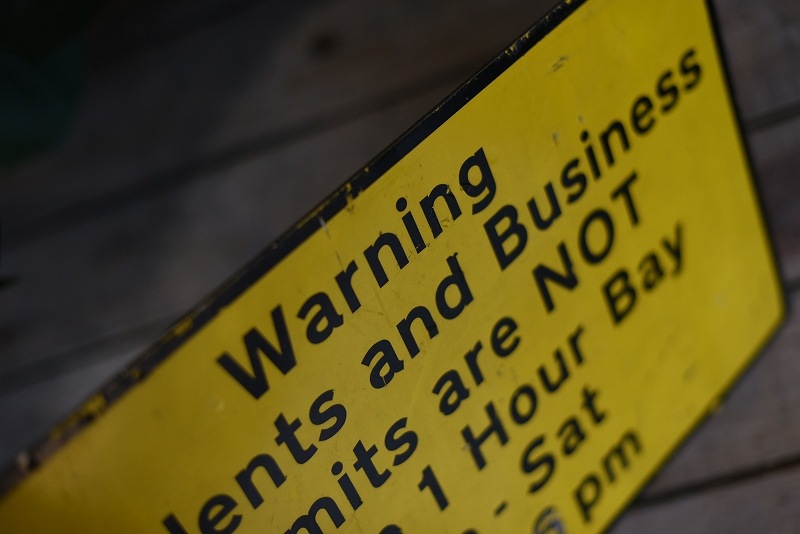 105343 ヴィンテージ　ロードサイン　サインプレート　看板　 MADE IN ENGLAND