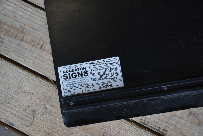 105343 ヴィンテージ　ロードサイン　サインプレート　看板　 MADE IN ENGLAND