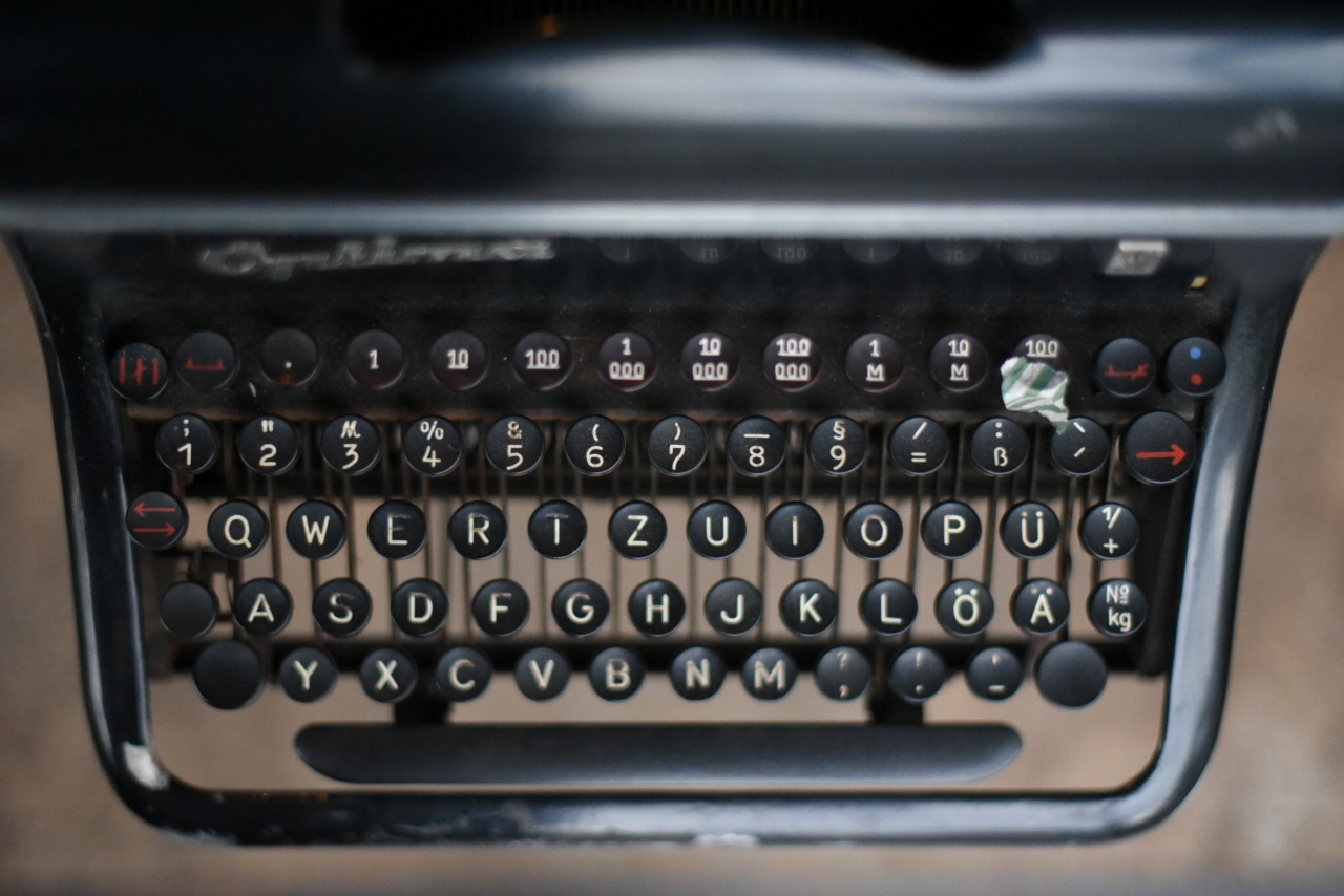 100855 ヴィンテージ　タイプライター　OPTIMA M10  ドイツ製