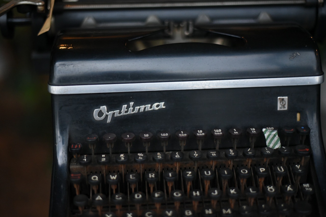 100855 ヴィンテージ　タイプライター　OPTIMA M10  ドイツ製
