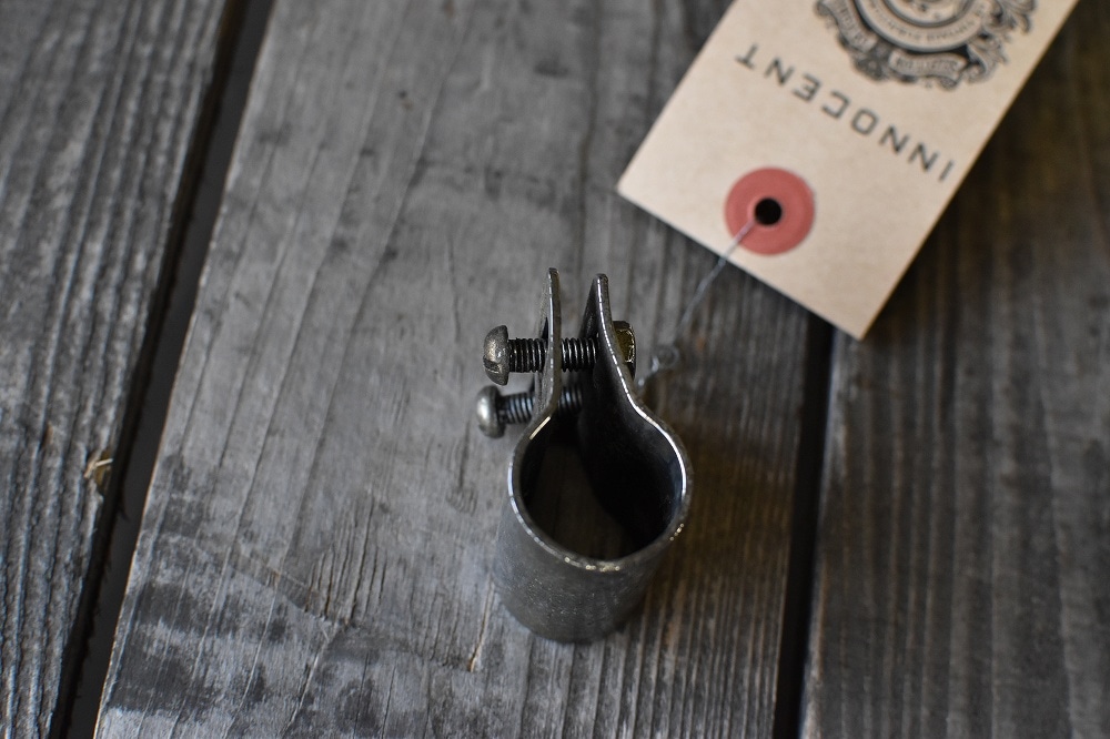 107046 英国 「DESMO」 ENGLAND BADGE CLIP　デスモ バッジクリップ  エンブレム　バー　 カーバッチ クラシックカー