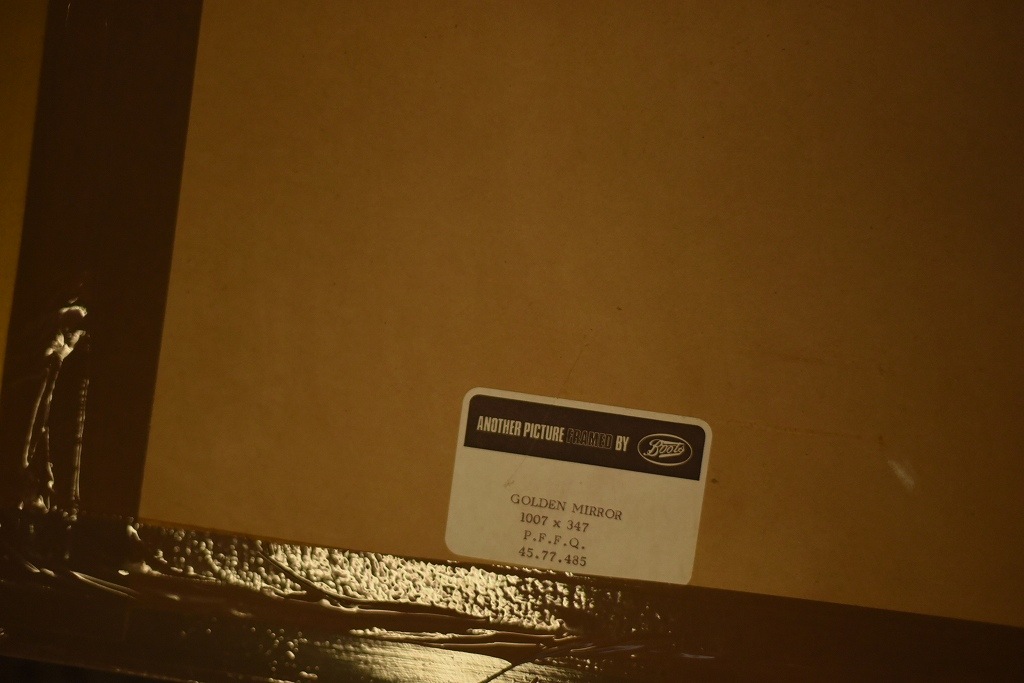 103932 ヴィンテージ　「BOOTS」　大型　ゴールド　レリーフ　ミラー