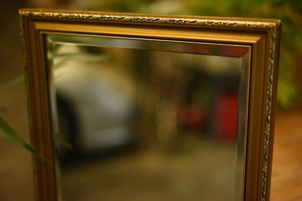 103932 ヴィンテージ　「BOOTS」　大型　ゴールド　レリーフ　ミラー