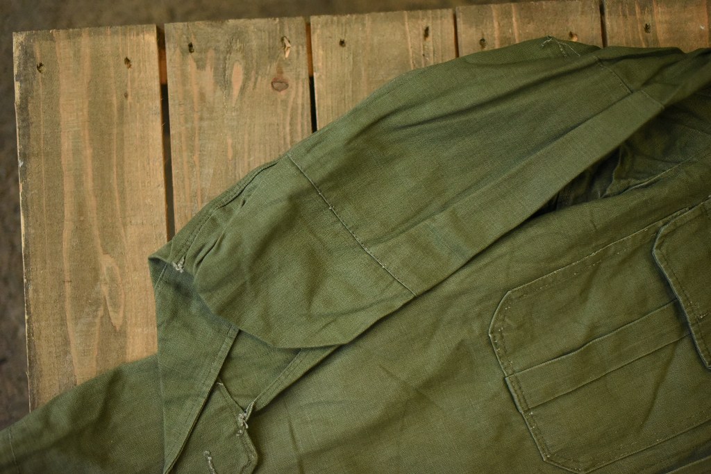 104168 ヴィンテージ　軍払い下げ　フィールドジャケット