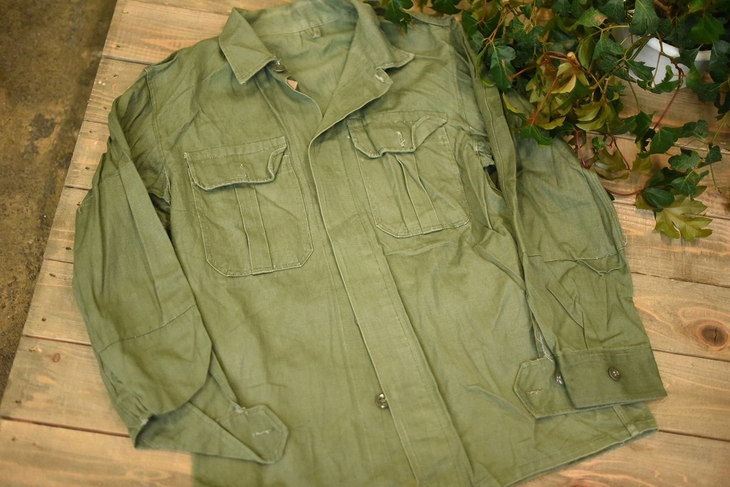 104168 ヴィンテージ　軍払い下げ　フィールドジャケット
