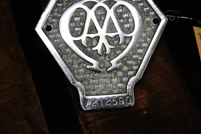 105237 ヴィンテージ　メタル　AA 「Automobile Association」 カーバッチ エンブレム