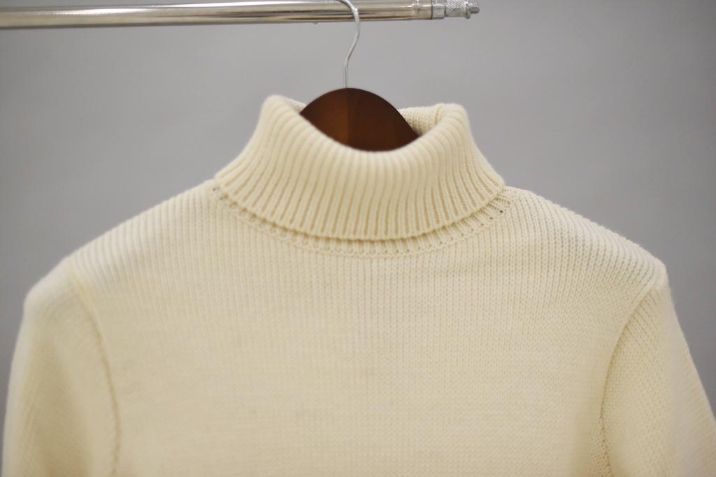 FW 英国「GOLDTOP」「100%Merino Wool Fitted Submariner Sweater」フィット サブマリーナー セーター COLOR：WHITE　　送料無料