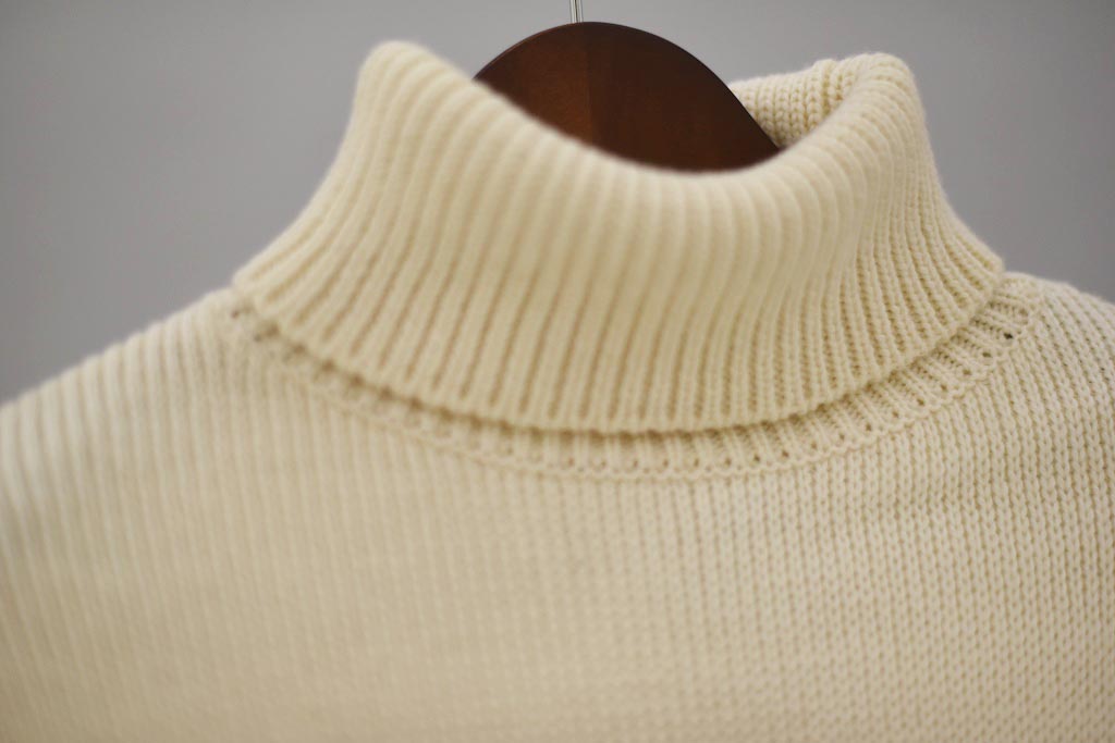 FW 英国「GOLDTOP」「100%Merino Wool Fitted Submariner Sweater」フィット サブマリーナー セーター COLOR：WHITE　　送料無料
