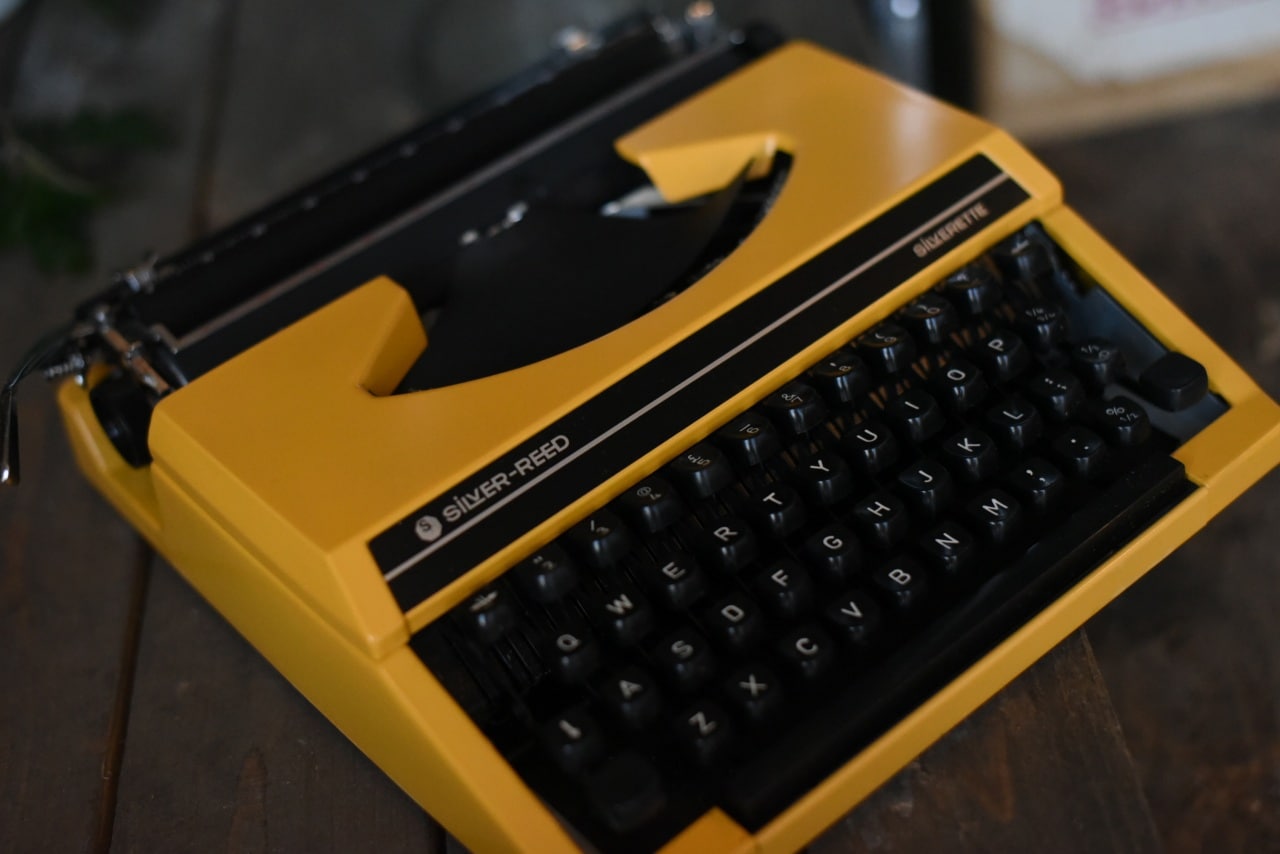 2605 ヴィンテージ タイプライター 「SILVER REED  SEIKO」 MADE IN JAPAN　セイコー