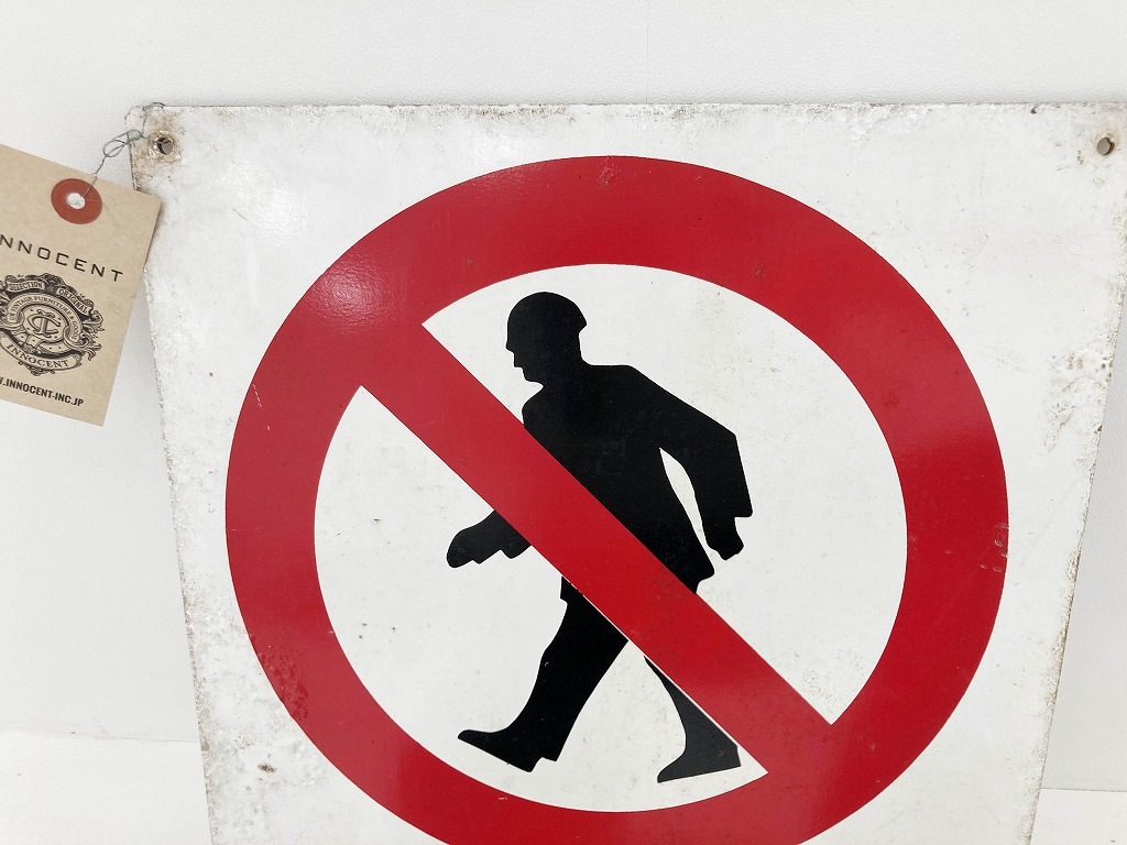 107722 ヴィンテージ 「No pedestrians」 サインプレート 看板 MADE IN ENGLAND