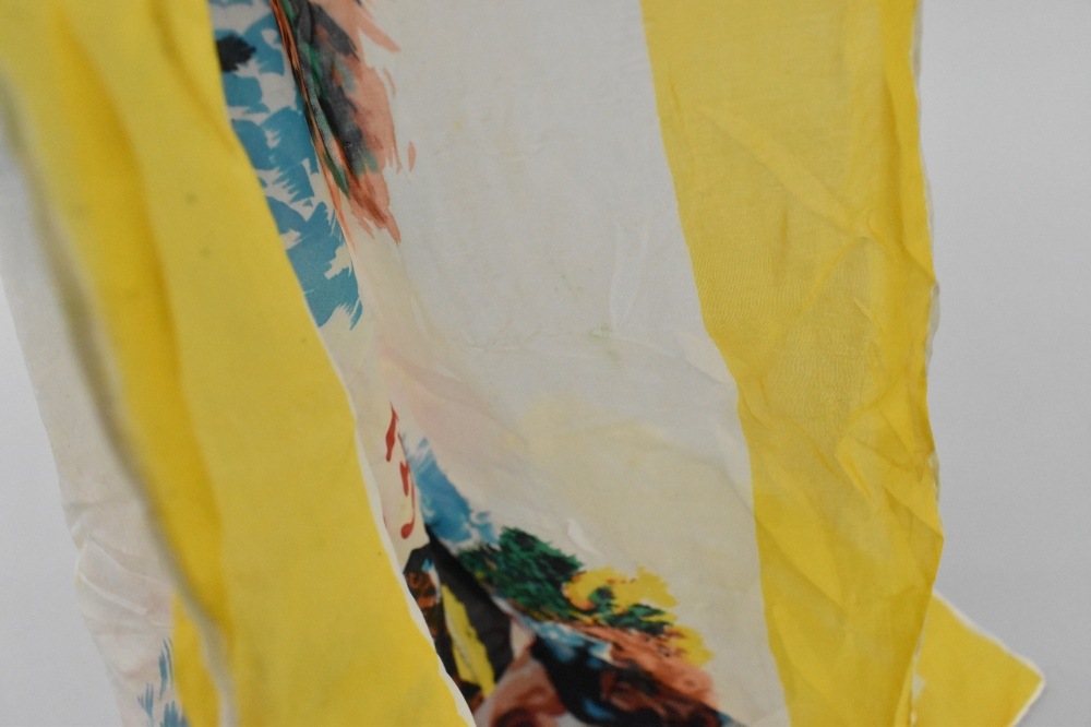 108770 ヴィンテージ 中判 スーベニア スカーフ  Souvenir scarf