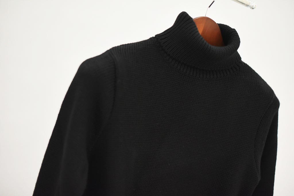FB 英国「GOLDTOP」「100%Merino Wool Fitted Submariner Sweater」フィット サブマリーナー セーター COLOR：BLACK　　送料無料