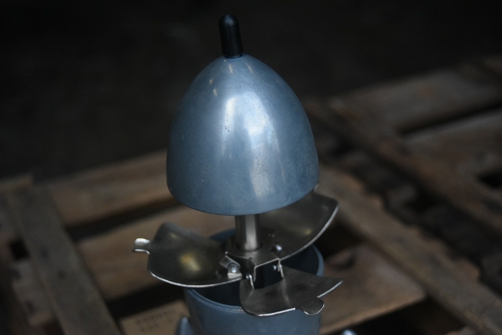 104953 ヴィンテージ　アルミ製　ロケット　アッシュトレイ　部品不足品　アメリカ製 MADE IN USA