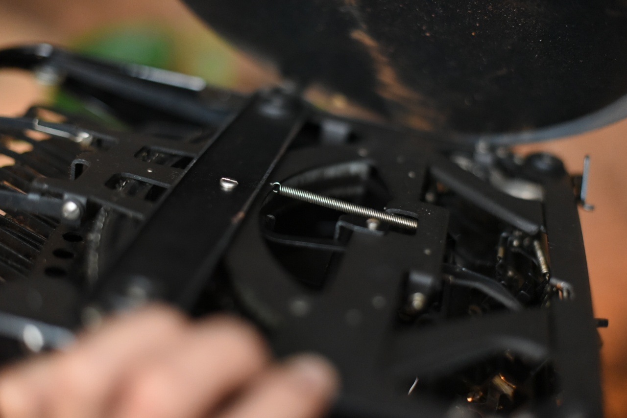 100853 ヴィンテージ　タイプライター KLEIN  ADLER ドイツ製