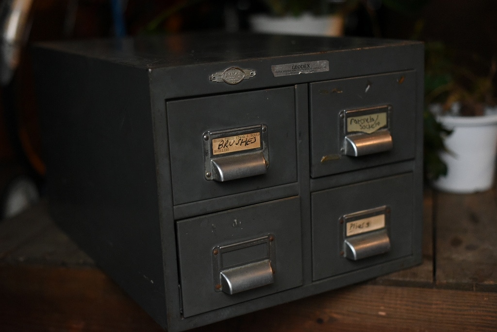 101214 ヴィンテージ スチールボックス キャビネット 英国製 MADE IN ENGLAND
