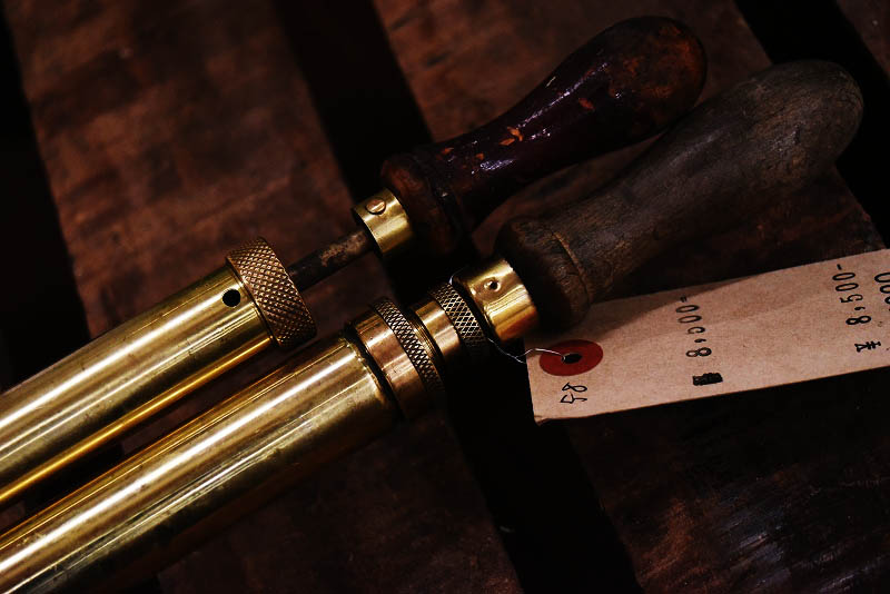 105220 2本セット　真鍮　ブラス　ガーデニング スプレー　ポンプ　MADE IN ENGLAND　英国