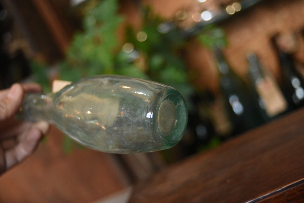 001965 ヴィンテージ　ボトル　瓶　イギリス