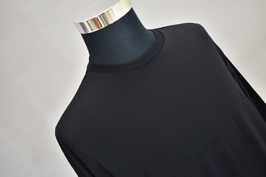 CB INNOCENT Original products 「極上ウール圧縮ニット クルーネック」　COLOR : BLACK/BLACK