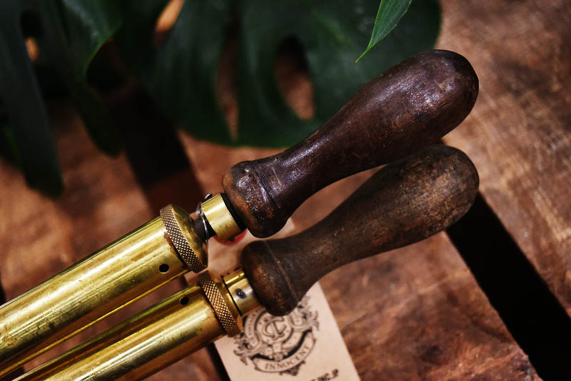 105222 2本セット　真鍮　ブラス　ガーデニング スプレー　ポンプ　MADE IN ENGLAND　英国