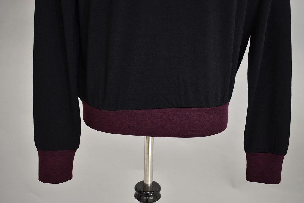 CW INNOCENT Original products 「極上ウール圧縮ニット クルーネック」　COLOR : BLACK/WINE RED