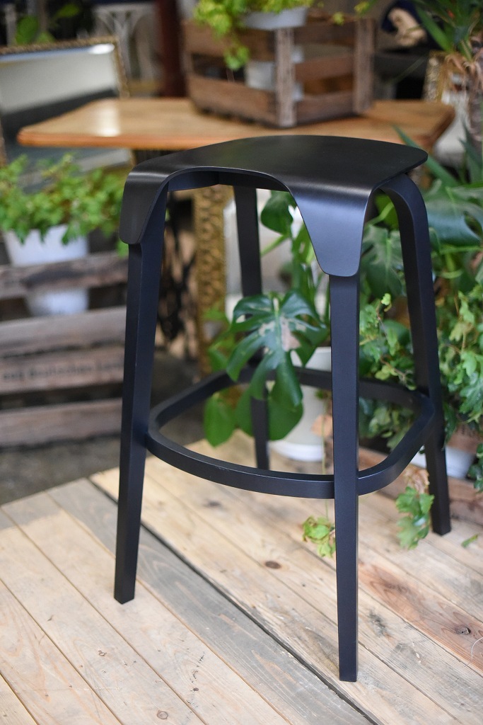 TON　BAR STOOL Leaf　371438　ブラック　ナチュラル