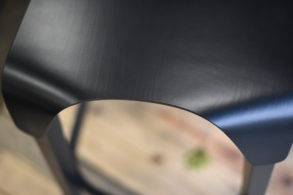 TON　BAR STOOL Leaf　371438　ブラック　ナチュラル