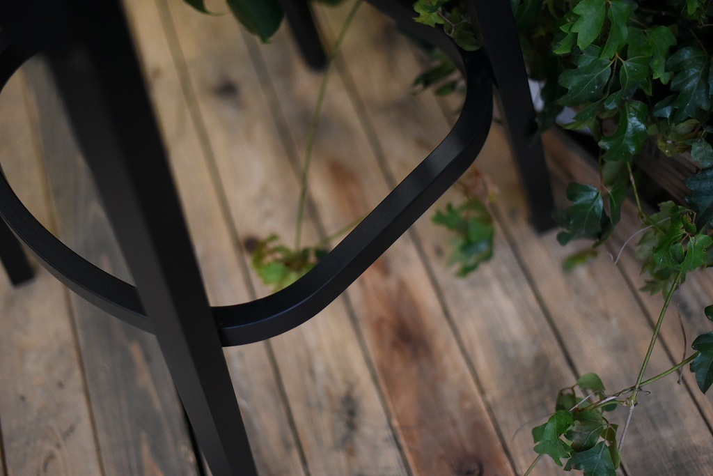 TON　BAR STOOL Leaf　371438　ブラック　ナチュラル