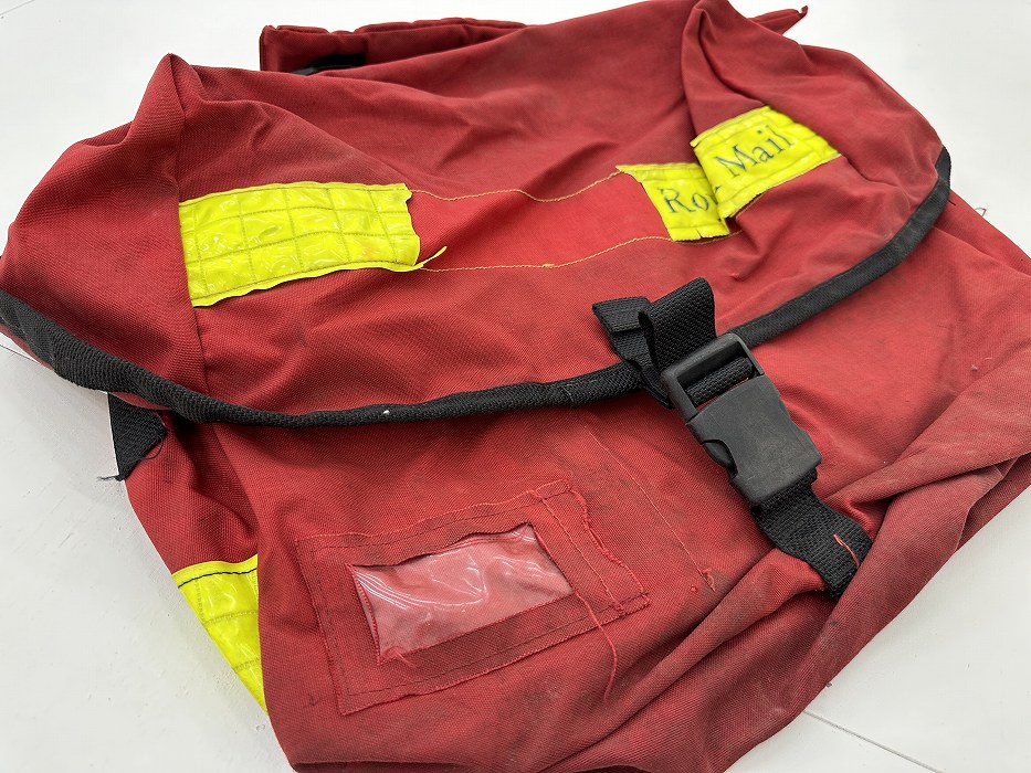 107532 コンディションB ヴィンテージ　英国 「ROYAL MAIL」　ロイヤルメール メッセンジャーバッグ　イエローリフレクター