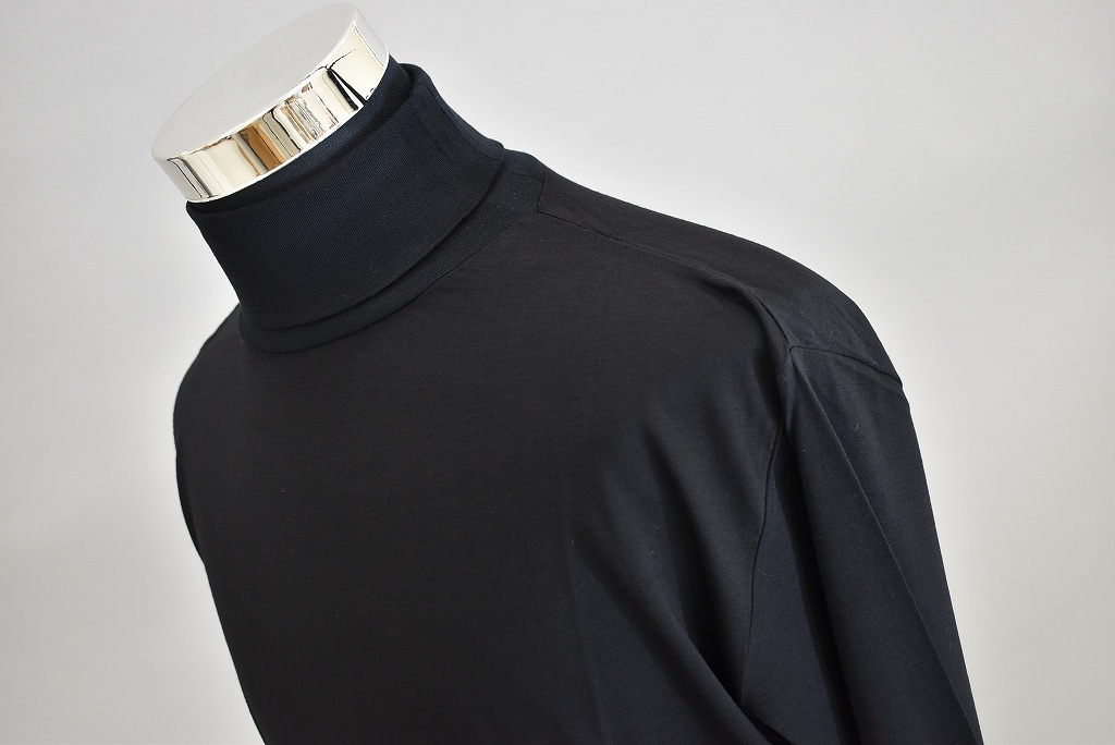 TB INNOCENT Original products 「極上ウール圧縮ニット タートルネック」　COLOR : BLACK/BLACK