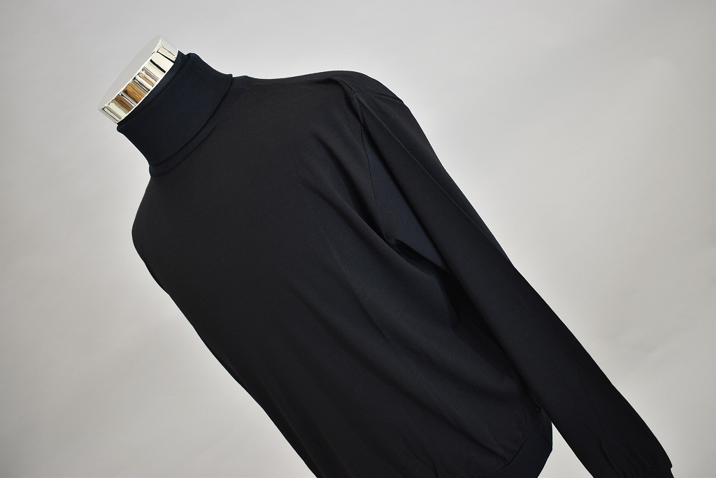 TB INNOCENT Original products 「極上ウール圧縮ニット タートルネック」　COLOR : BLACK/BLACK