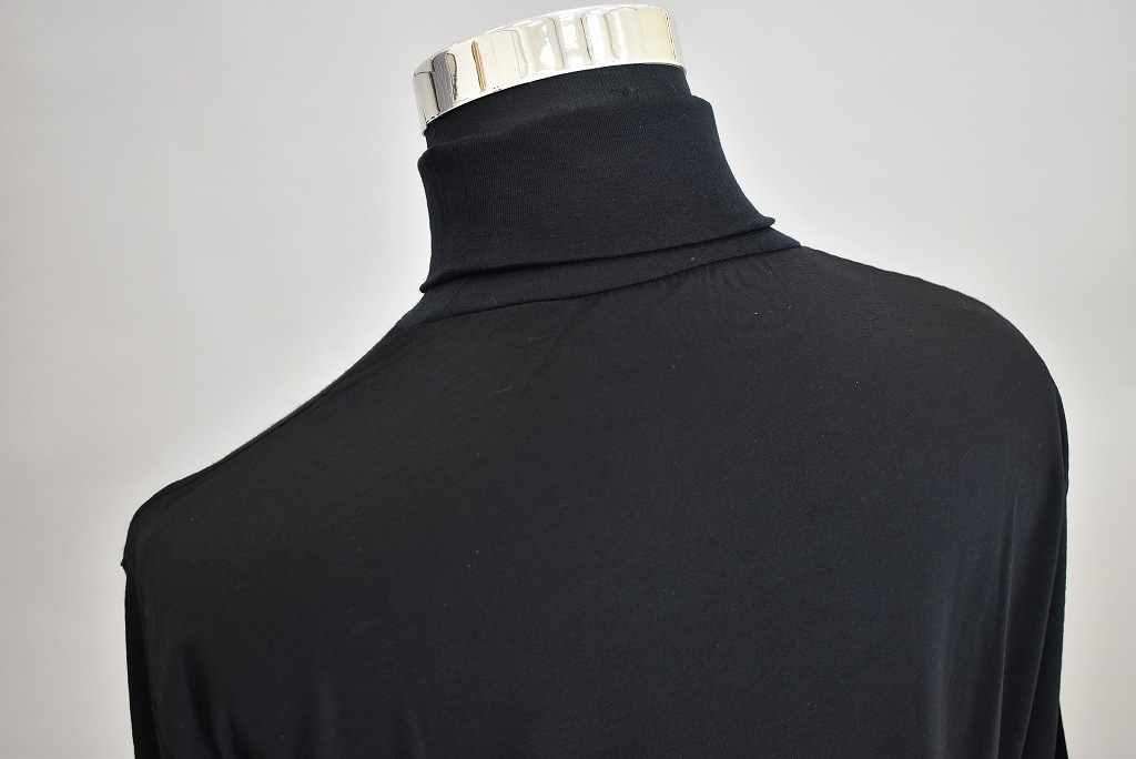 TB INNOCENT Original products 「極上ウール圧縮ニット タートルネック」　COLOR : BLACK/BLACK