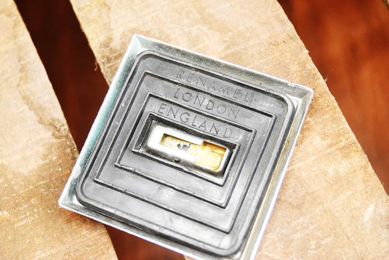 105232 ヴィンテージ　RAC ( Royal Automobile Club )  カーバッチ エンブレム　剥がれ有り