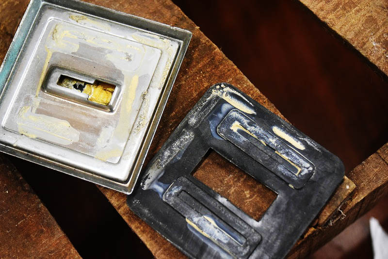 105232 ヴィンテージ　RAC ( Royal Automobile Club )  カーバッチ エンブレム　剥がれ有り