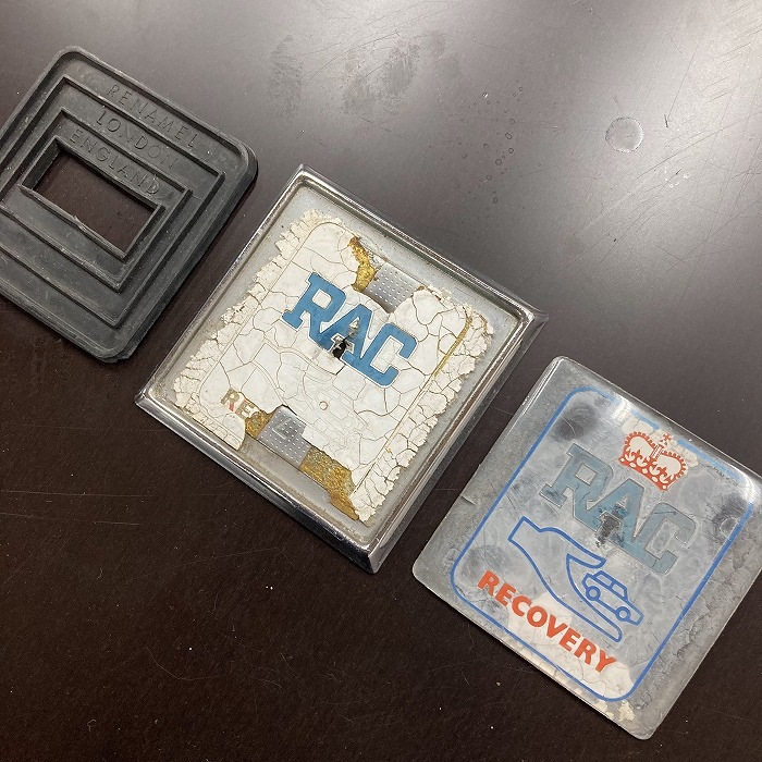 105232 ヴィンテージ　RAC ( Royal Automobile Club )  カーバッチ エンブレム　剥がれ有り