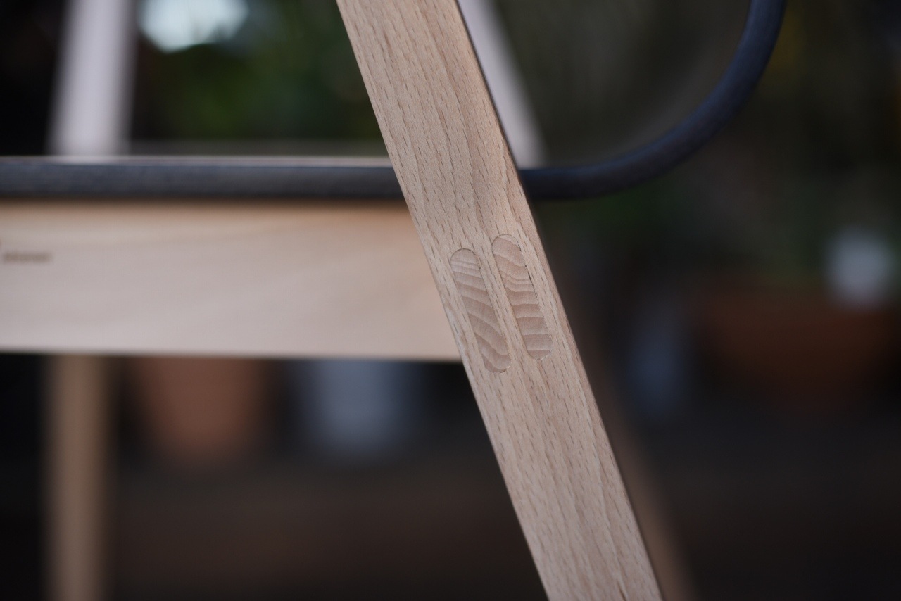TON ARM CHAIR STOCK HOLM 321700