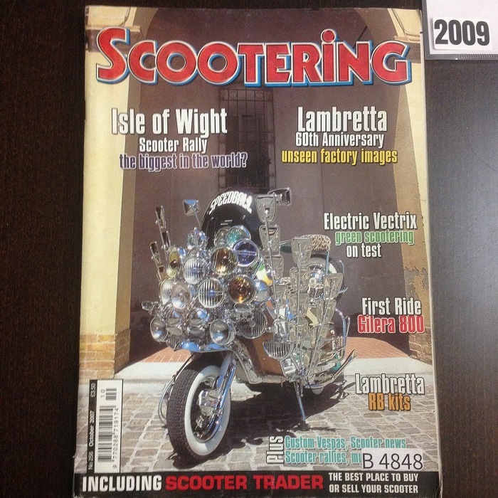 B4848　2009 「SCOOTERING」 ベスパ ランブレッタ  英国 旧車雑誌