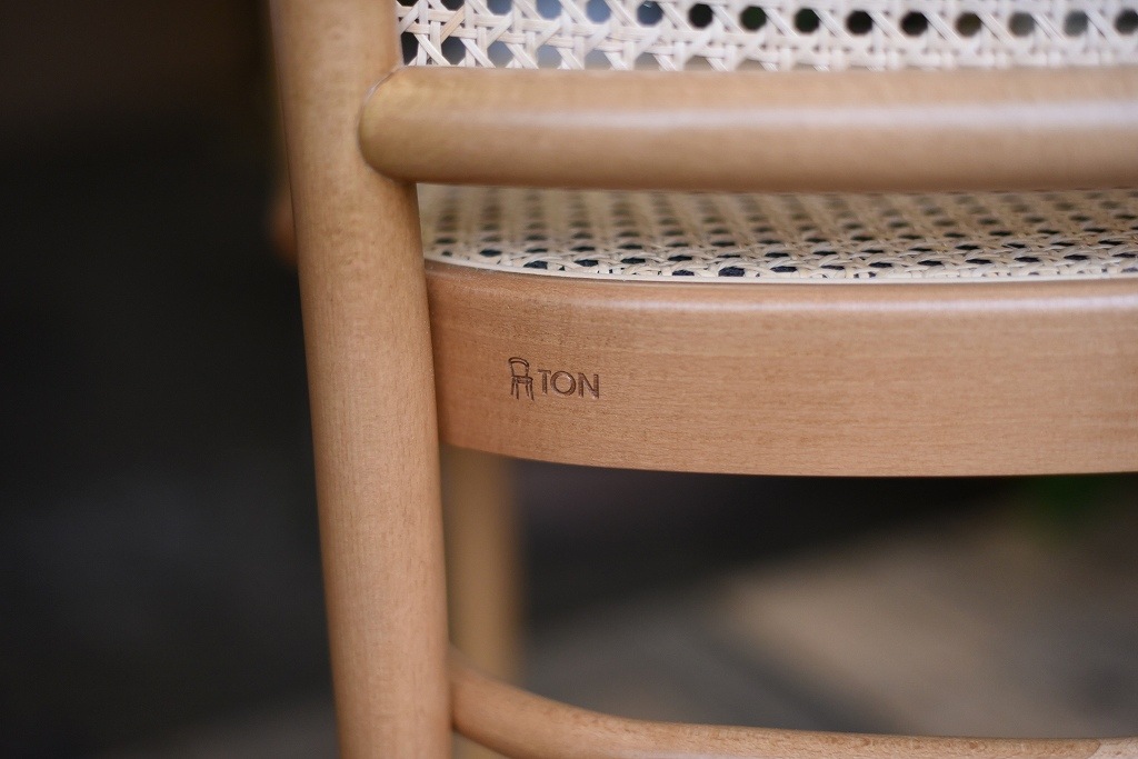 TON　ARM CHAIR　No.811　325811