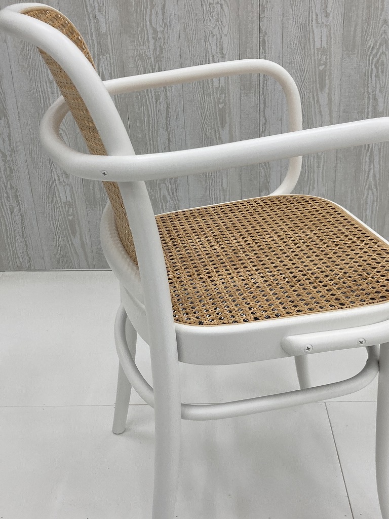 TON　ARM CHAIR　No.811　325811
