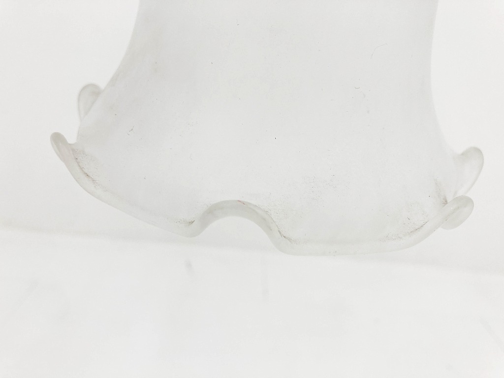 1686 ヴィンテージ 乳白色ガラス ランプ シェード フリル 真鍮製照明器具付属