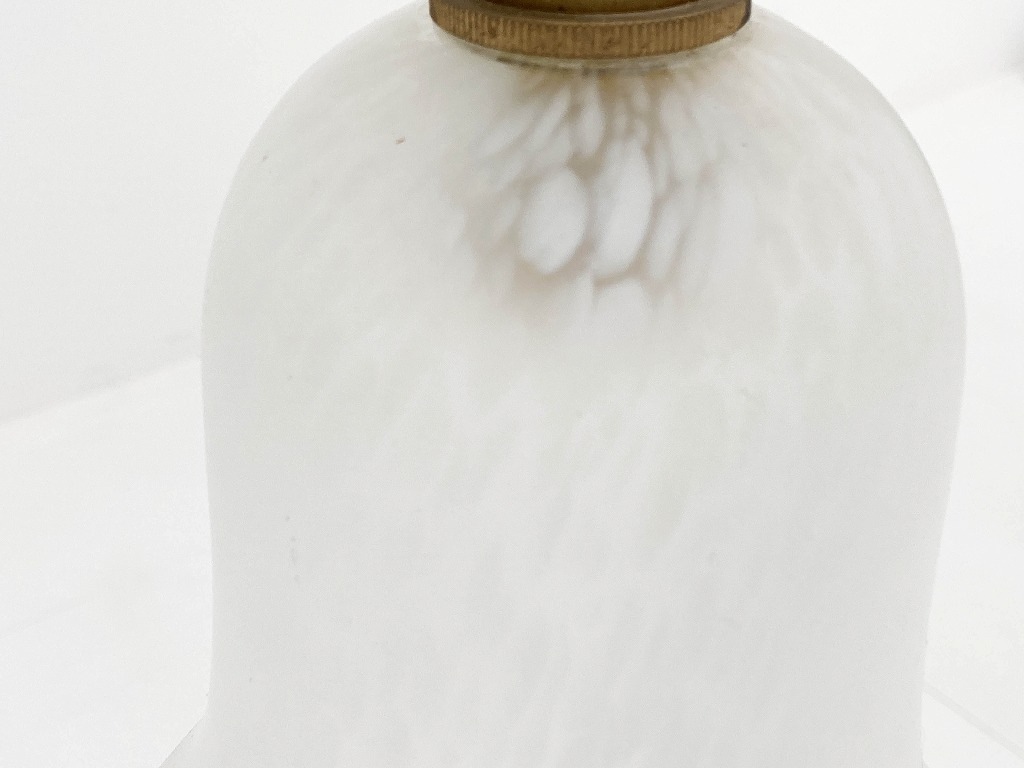 1686 ヴィンテージ 乳白色ガラス ランプ シェード フリル 真鍮製照明器具付属