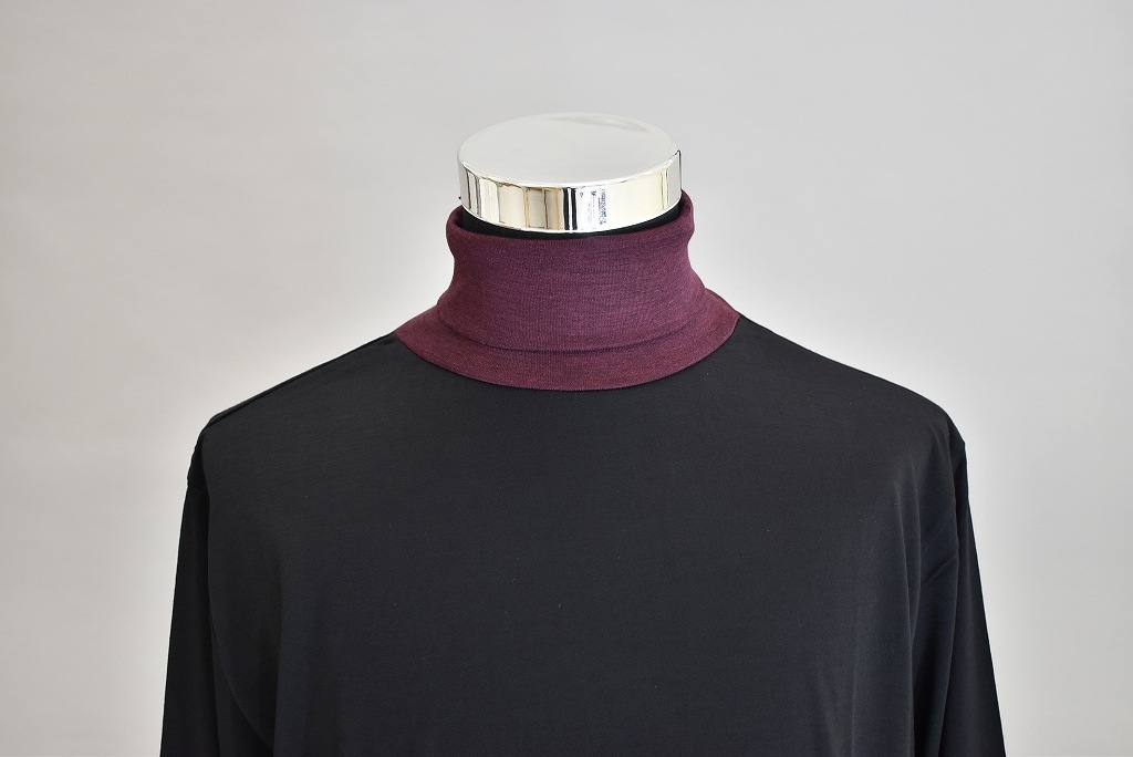 TW INNOCENT Original products 「極上ウール圧縮ニット タートルネック」　COLOR : BLACK/WINE RED
