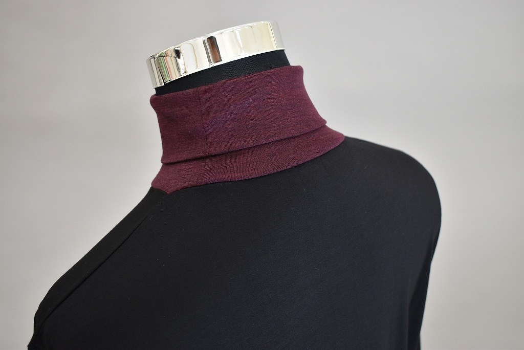 TW INNOCENT Original products 「極上ウール圧縮ニット タートルネック」　COLOR : BLACK/WINE RED