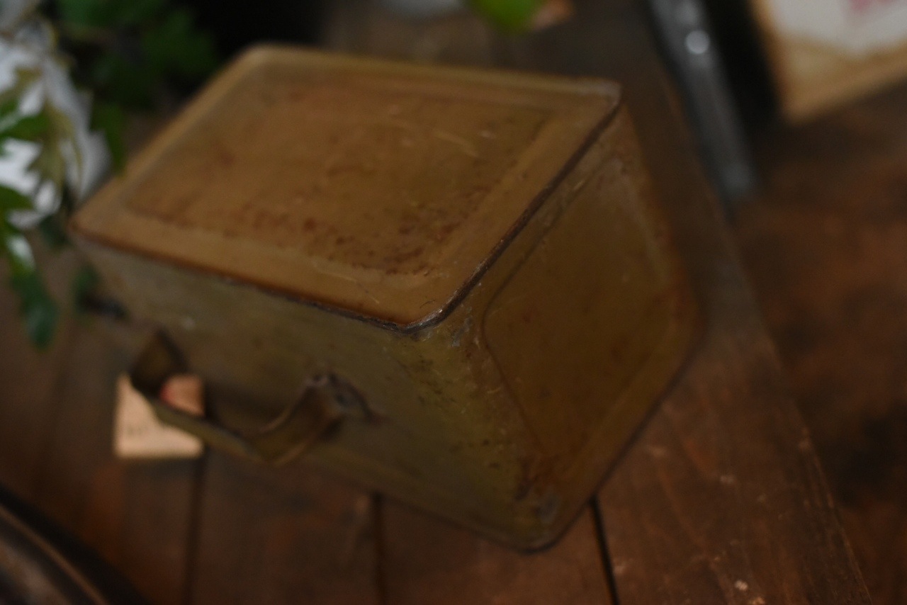 101010 ヴィンテージ 　オイル缶　ESSO エッソ